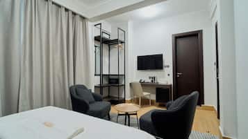 Deluxe Suite, Balcony, City View