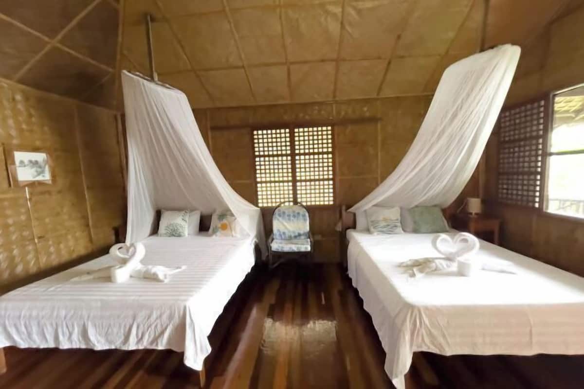 Desk, free WiFi, bed sheets