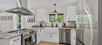 The Skipper’s Hideaway: Golf Course & Pool Oasis