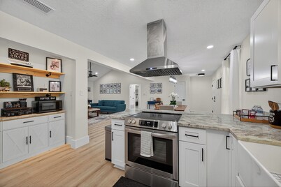 The Skipper’s Hideaway: Golf Course & Pool Oasis