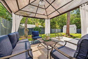 Terrace/patio - The Skipper’s Hideaway: Golf Course & Pool Oasis (Daphne)
