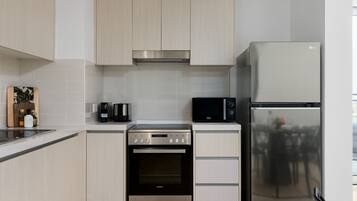 Fridge, microwave, oven, coffee/tea maker