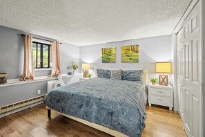 3 bedrooms, iron/ironing board, free WiFi, bed sheets - Timberline Retreat | Forest Views & Minutes to Camelback Resort (Tannersville)