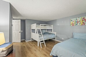 3 habitaciones, tabla de planchar con plancha y wifi gratis