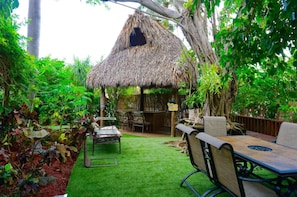 Outdoor dining - Work & Waves: Gold Coast 2BR Escape (Pompano Beach)