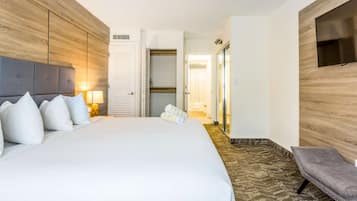 Desk, WiFi, bed sheets