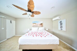 Desk, WiFi, bed sheets