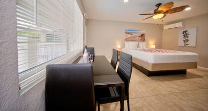 Pompano Studio: Pool, King, Ocean