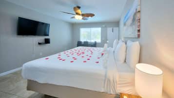 Desk, WiFi, bed sheets