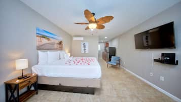 Desk, WiFi, bed sheets