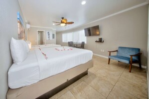 Desk, WiFi, bed sheets