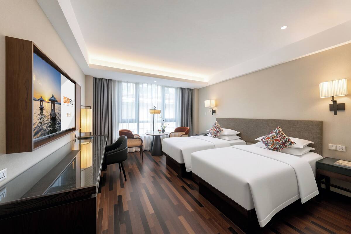 Down duvets, in-room safe, laptop workspace, soundproofing