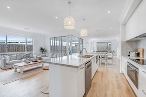 Private kitchen - Swell - 5 Bedroom Home in Skennars Head (Skennars Head)