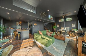 Smart TV, fireplace, stereo