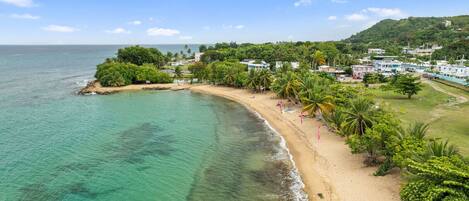 Platja a a prop