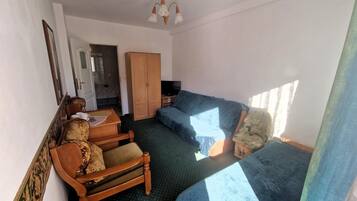 Apartment | 1 bedroom, bed sheets