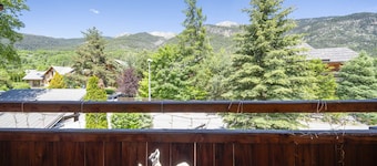 Chalet Echyllo in Saint Chaffrey with Jacuzzi for 14 people