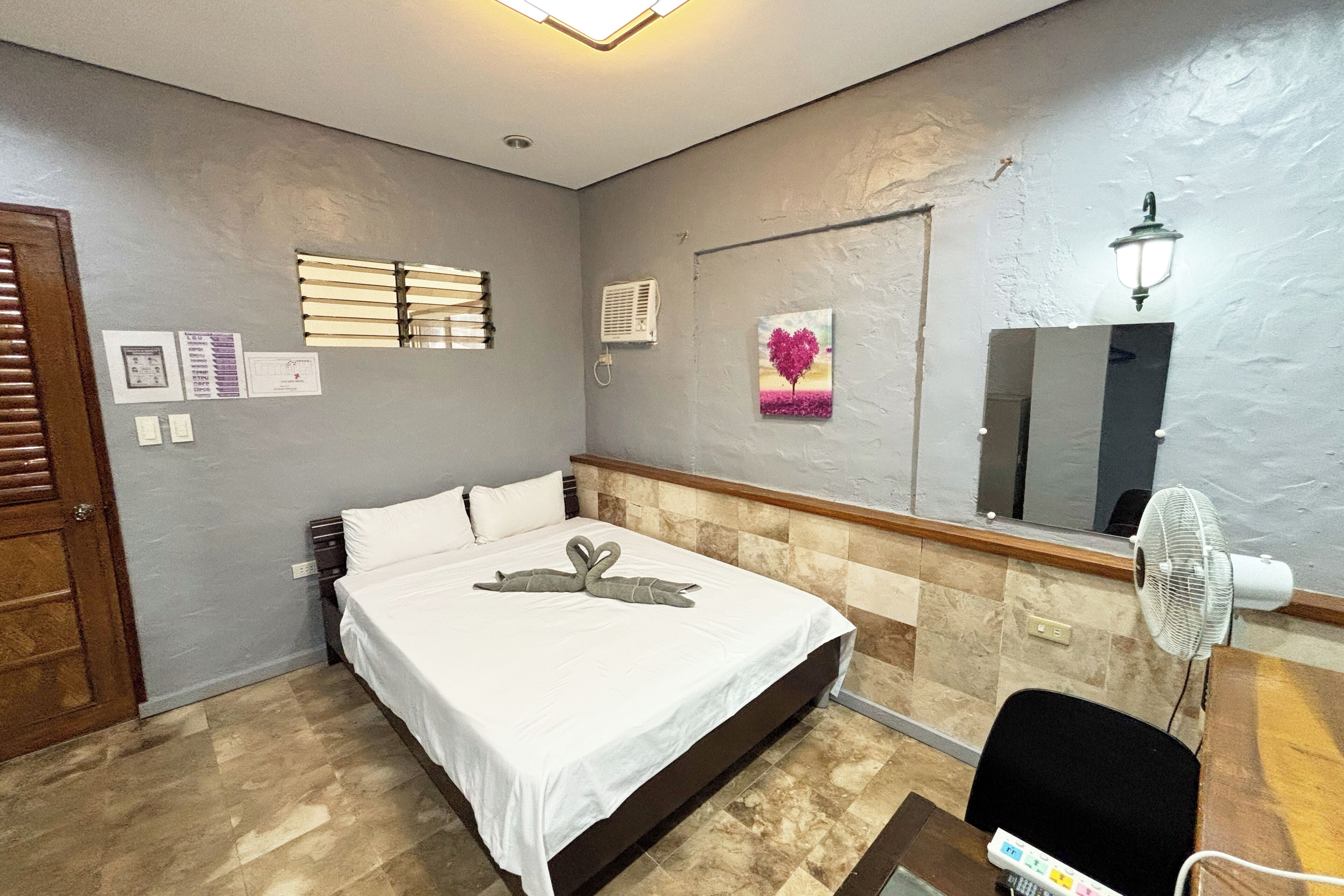 Desk, rollaway beds, free WiFi, bed sheets