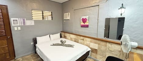 Standard Room | Desk, rollaway beds, free WiFi, bed sheets
