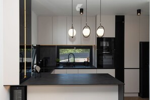 Kühlschrank, Mikrowelle