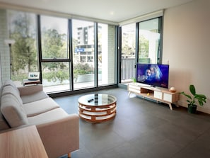 Smart TV, books