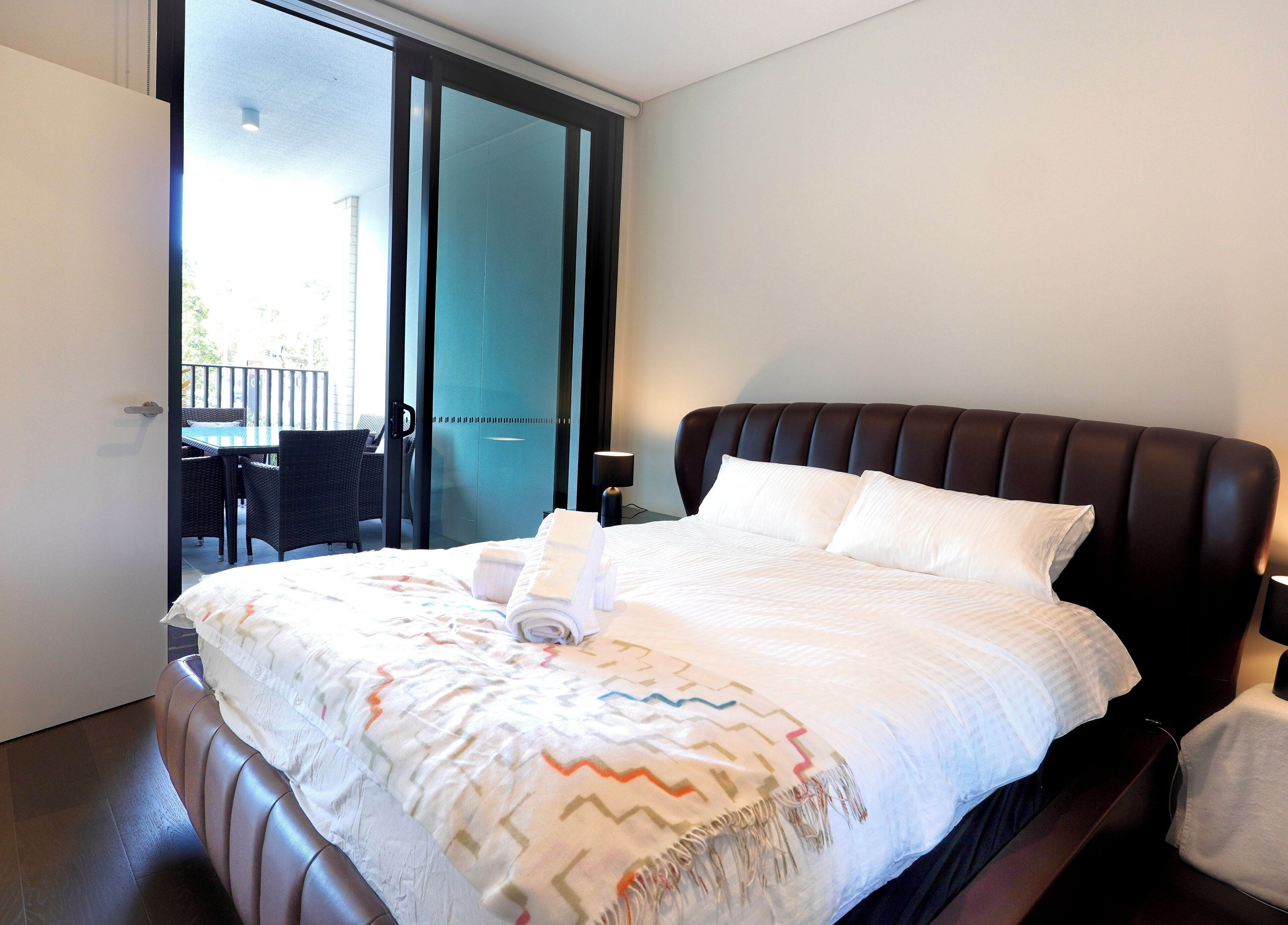 2 bedrooms, desk, iron/ironing board, WiFi