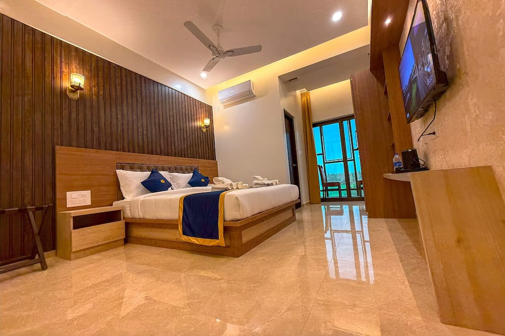 HOTEL COASTAL PALACE
