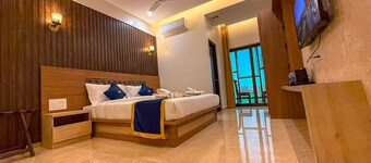 HOTEL COASTAL PALACE