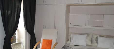 1 habitación, wifi y ropa de cama