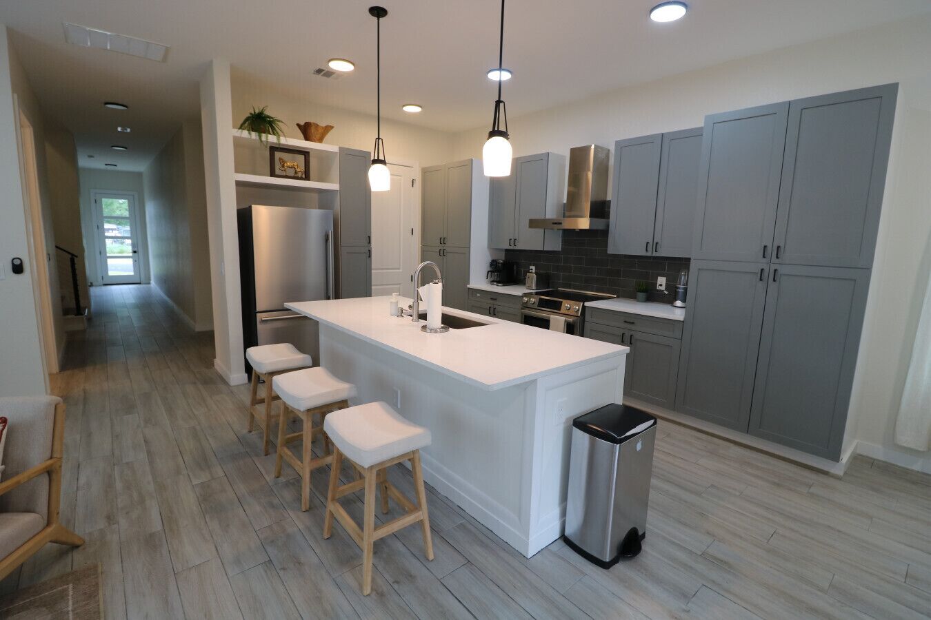 Kühlschrank, Herdplatte, Geschirrspüler