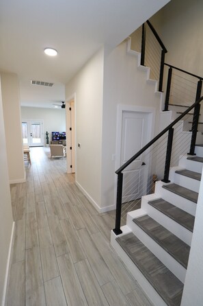 Interior - Modern Escape - 3 King Suites (Austin)