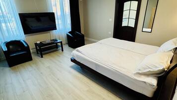 Deluxe Villa, Balcony, Garden View | Soundproofing, free WiFi