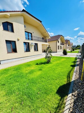 Exterior - Roua Residence (Vladimirescu)