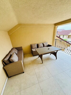 Deluxe Villa, Balcony, Garden View | Terrace/patio