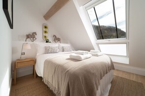 2 bedrooms, iron/ironing board, WiFi, bed sheets - Watchtower Reach (Lynmouth)