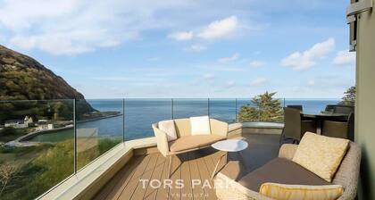 Chic Apartment in Iconic Coastal Setting, Tors Park