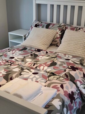 3 chambres, fer et planche à repasser, accès Internet, draps fournis