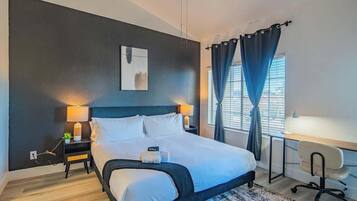 Strykejern/-brett, reiseseng for barn, wi-fi og sengetøy