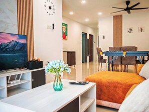 TV, video games, stereo - Ipoh Manhattan Free Waterpark 3BR 8Pax Family Suite MHA306 by City Home Empire (Ipoh)