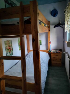 2 bedrooms, free WiFi, bed sheets