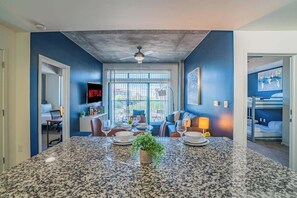 2 soverom, strykejern/-brett, wi-fi og sengetøy