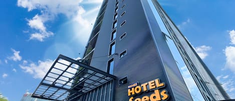 Mặt tiền nơi lưu trú