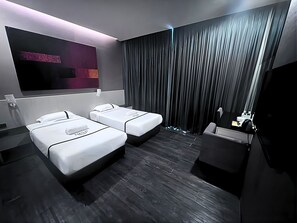 Twin Room | Desk, iron/ironing board, free WiFi, bed sheets - Seeds Hotel Premier One City Subang (Subang Jaya)