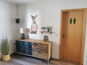 المنشأة من الداخل