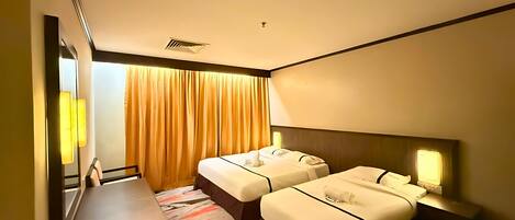 Bureau, fer et planche à repasser, Wi-Fi gratuit