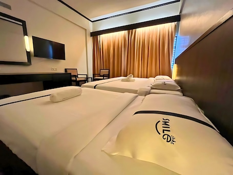 Triple Room | Desk, iron/ironing board, free WiFi