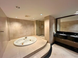 Camera Presidenziale | Bagno | Asciugacapelli, bidet, asciugamani, sapone