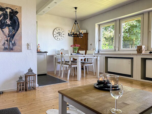 Dining - Half-timbered house, magnificent view, directly on the Rothaarsteig, near Winterberg (Winterberg)