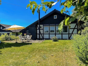 Outdoor dining - Half-timbered house, magnificent view, directly on the Rothaarsteig, near Winterberg (Winterberg)