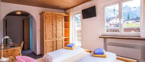 Standard Double Room, Balcony, Mountain View | In-room safe, blackout curtains, free WiFi